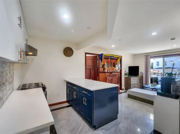 74-25 43rd Avenue image 17 of 20