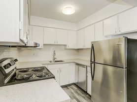 Off SE Belmont: Mid-Century 2Bdr w/ Parking Ready Late November!, 2 br / 1.0 ba, $1795