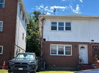 18712 Ridgedale St, Springfield Gardens, NY 11413