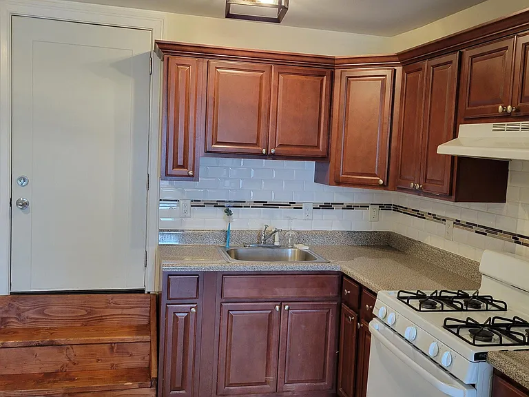 33 Winans Ave #3 — Photo 8