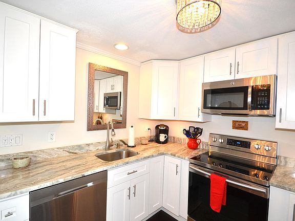 3rd image of 80 Washington Park Dr #A-3