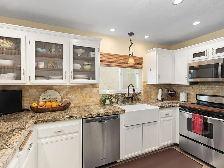 2920 Union St #105 — Photo 5