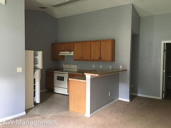 2nd image of 182 Juniper Trl #B