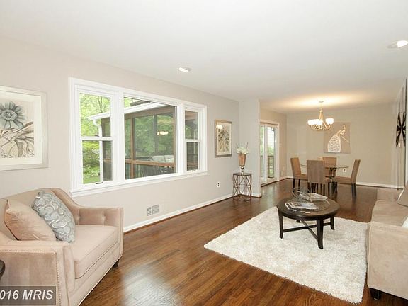 3rd image of 8932 Orange Hunt Ln