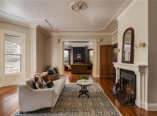 31 Old Beach Rd #1, Newport, RI 02840