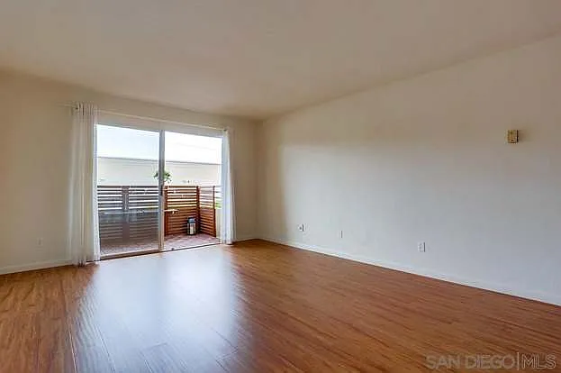 1645 Emerald St #1L — Photo 4