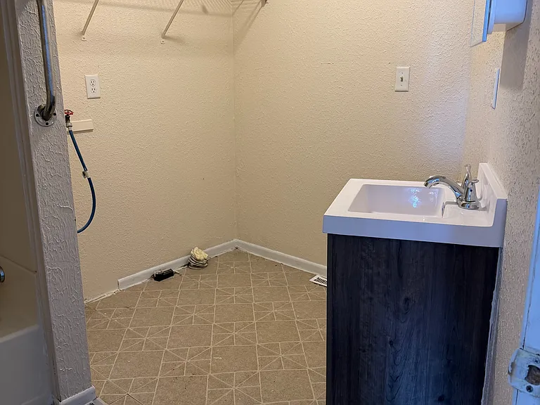 458 S Float Ave — Photo 20