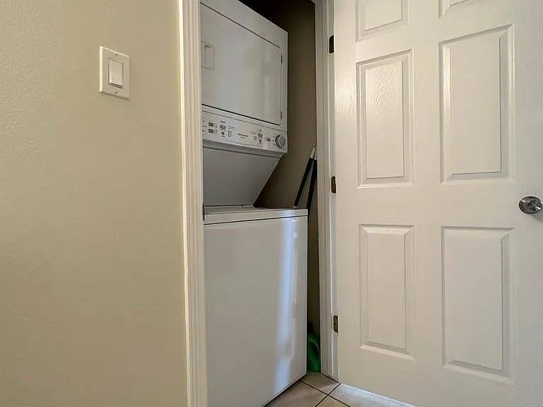 2000 Westminster Cir #2048 — Photo 12