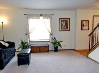 2881 Evergreen Ln, Aurora, IL 60502