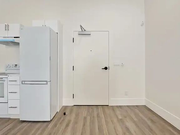 5th image of 29 King St W #1A