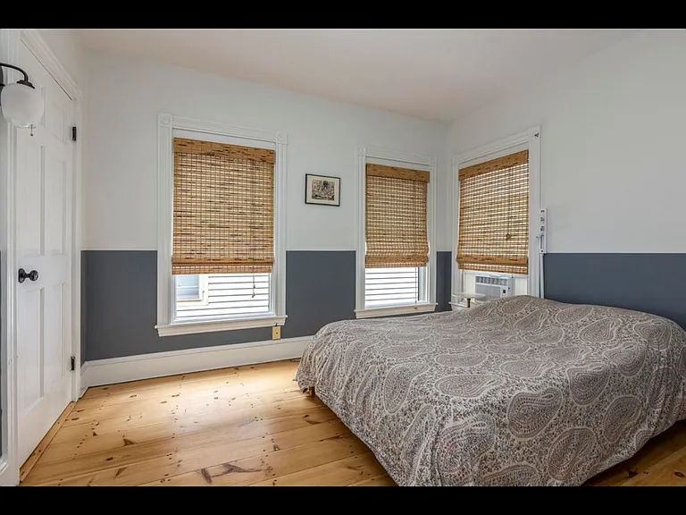 261 Vaughan St — Photo 8
