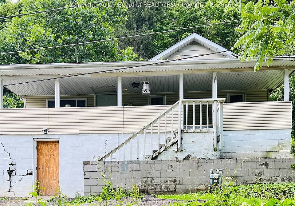 1st image of 2519 Sissonville Dr
