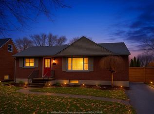 964 Parkview Ave, Windsor, ON N8S 2X4