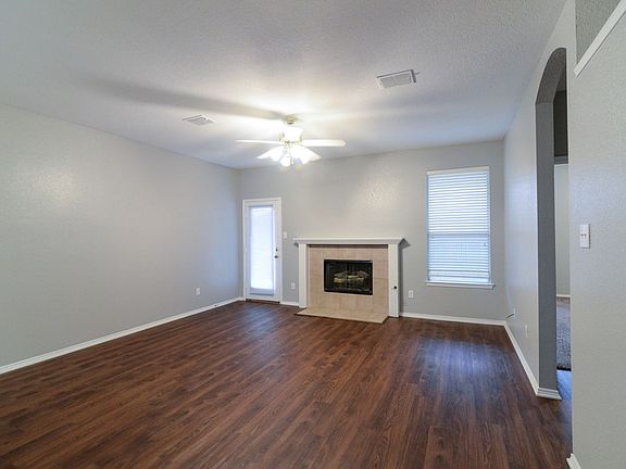 5th image of 12661 Oakwood Cir