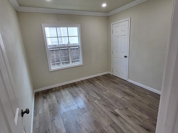 4th image of 738 Brady Ave