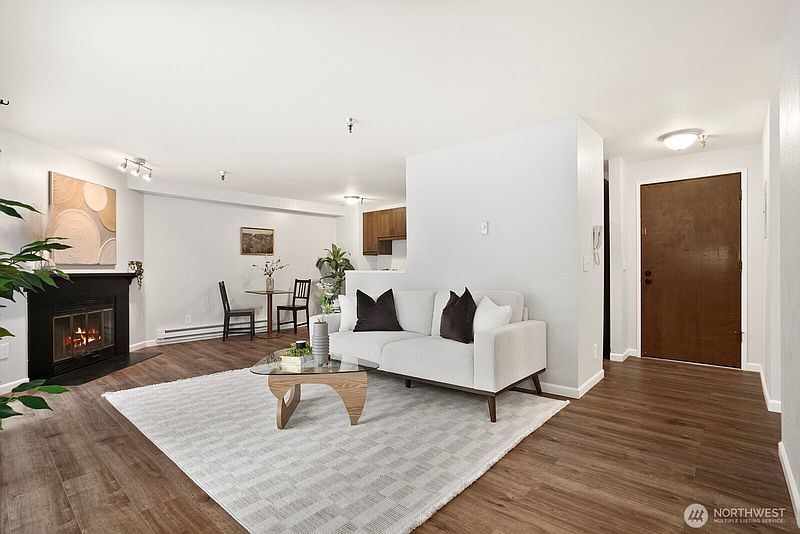 3rd image of 1100 Ave NE Harrington Avenue NE #211