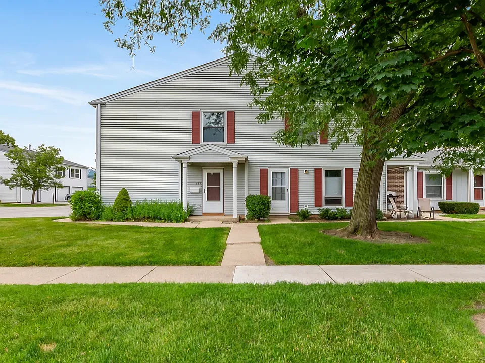 883 Wellington Ave