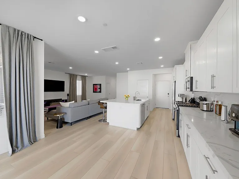 290 Robson Ridge Ln — Photo 10
