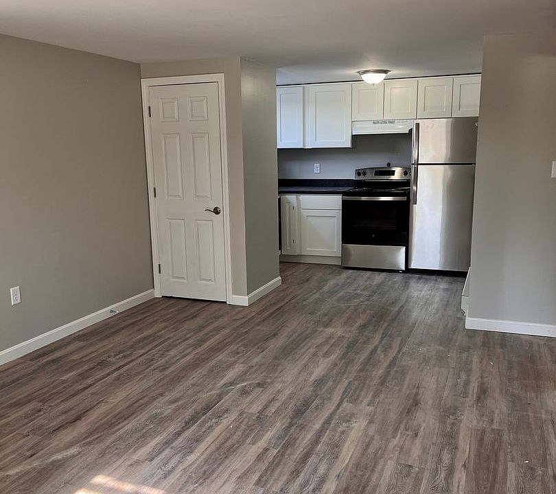 1st image of 72 Oak St #3