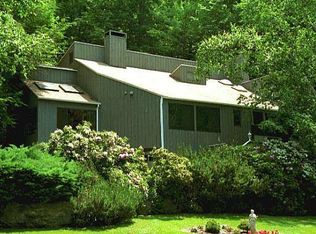 1044 Rock Rimmon Rd, Stamford, CT 06903