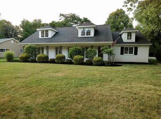 114 Manning Dr, Berea, OH 44017