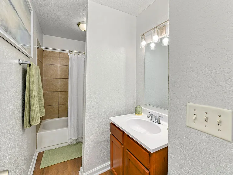 Legend Oaks Gated Community — Photo 80