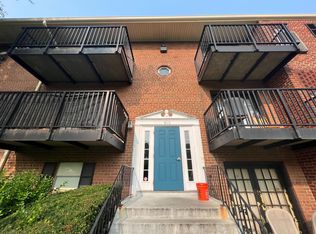412 N Armistead St APT 203, Alexandria, VA 22312