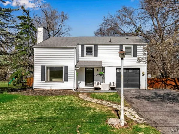 863 Hillside Dr, Lewiston, NY 14092