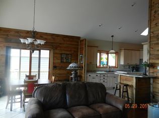 730 Shore Acres Rd, La Crescent, MN 55947