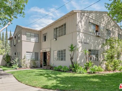 16021 Victory Blvd, Van Nuys, CA, 91406