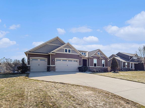 2nd image of 12976 Sweetbriar Dr