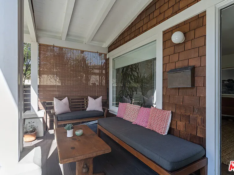 1613 Cabrillo Ave — Photo 4