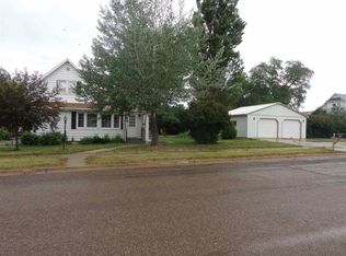 403 3rd Ave E, Reeder, ND 58649