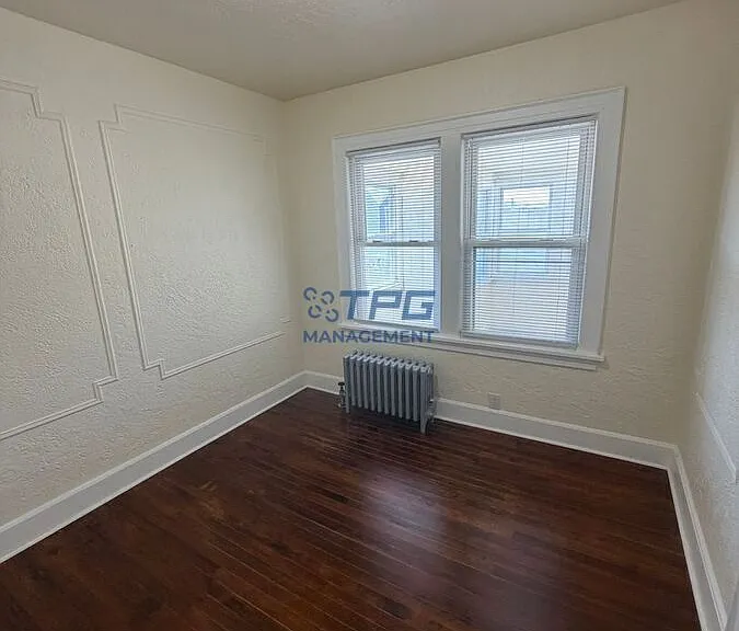 318 E 19th St #2 — Photo 8