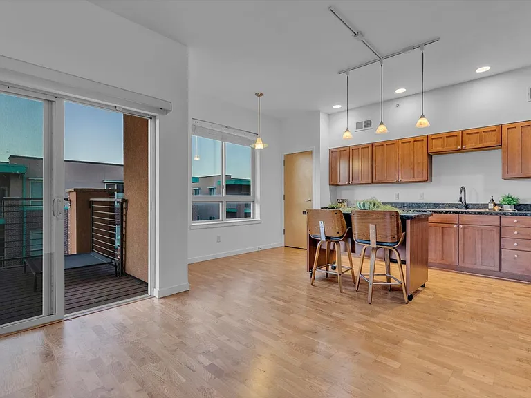1053 W Century Dr #310 — Photo 5