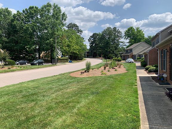 2nd image of 2527 Hitchcock Dr