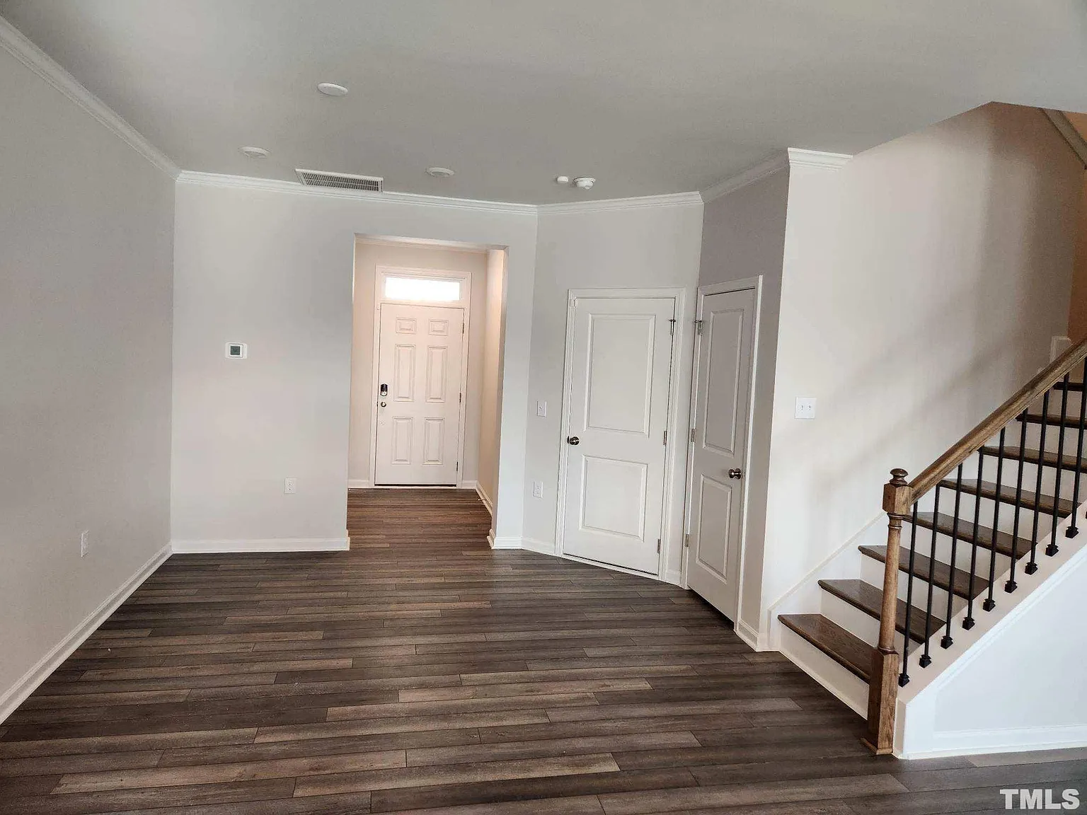 3 bed, 2.5 bath, 1775 sqft, $1,895 — Photo 4