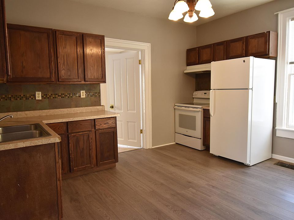 1st image of 309 Waugoo Ave #1
