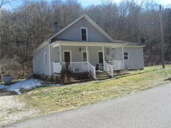 1042 Culver Run Rd, Waterford, OH 45786