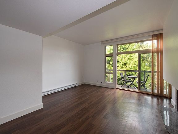 2nd image of 17 Etruria St Unit 301