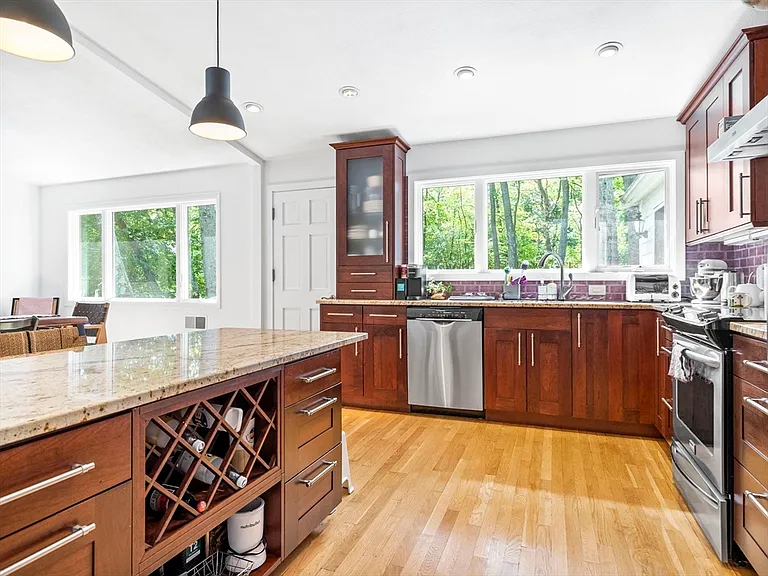 6 Nelson Dr — Photo 10