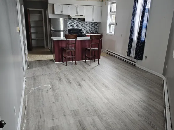 1381 10th Ave Floor 2, Schenectady, NY 12303