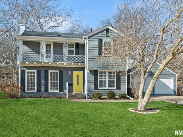 2204 Fairhaven Rd, Davenport, IA 52803
