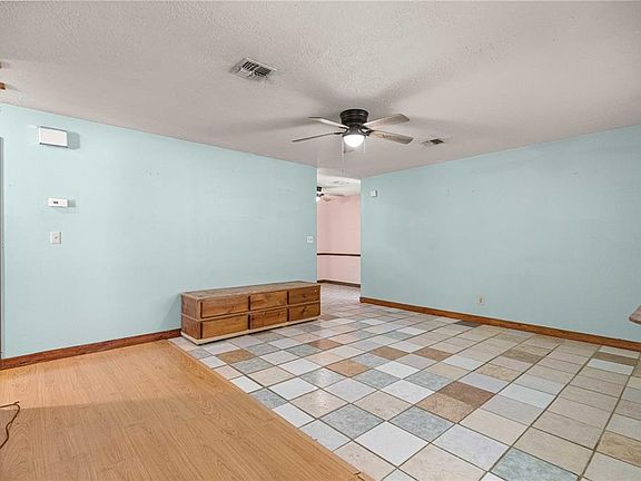 5th image of 3725 NE 18th Ave