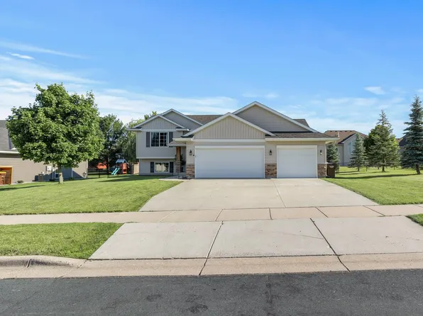 1207 Tikalsky St SE, New Prague, MN 56071