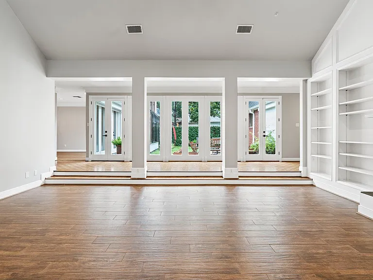 230 Lakeside Blvd — Photo 15