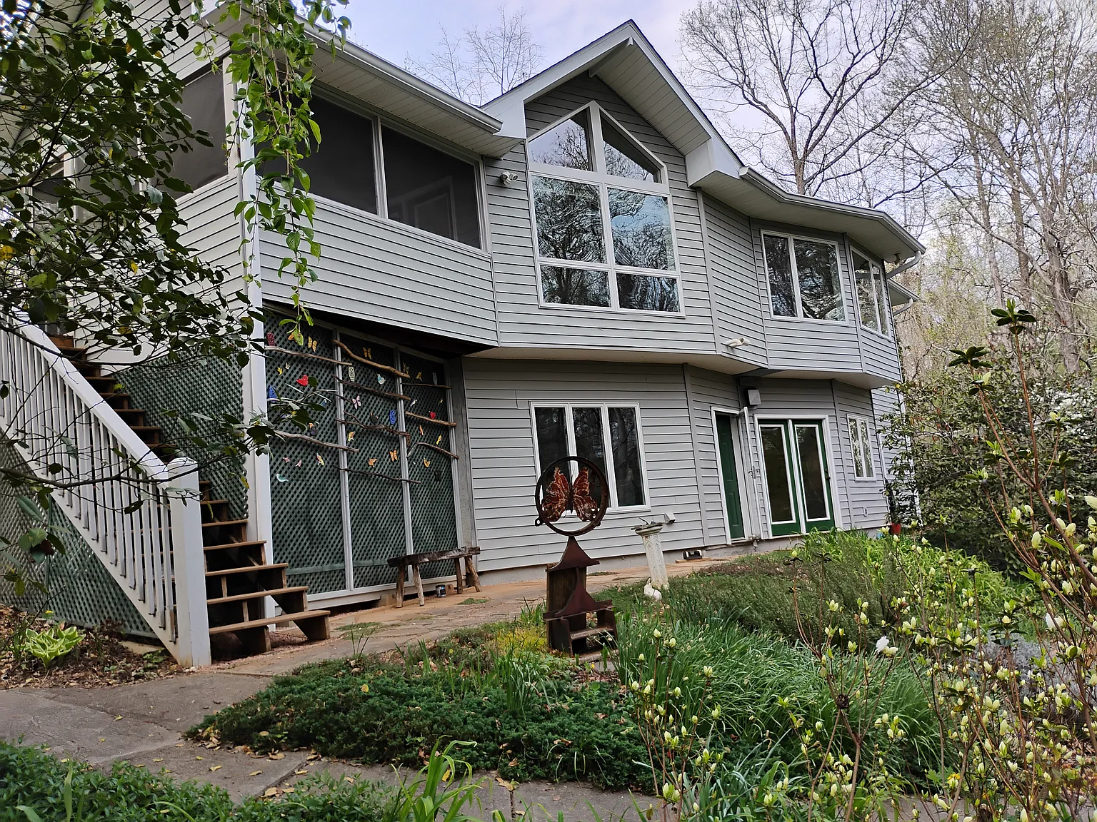 17 Ambler Rd — Photo 2