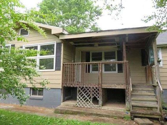 2nd image of 3811 Sullivan Gardens Dr