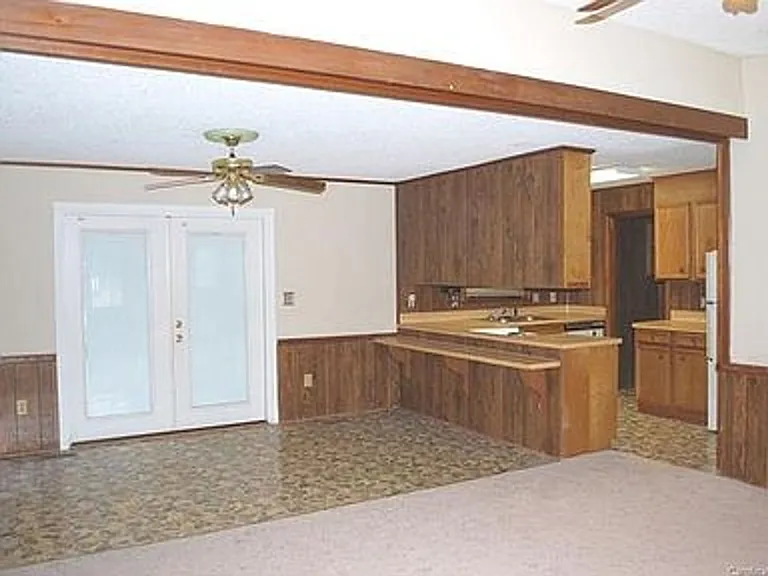 705 Mapleleaf Ln — Photo 5