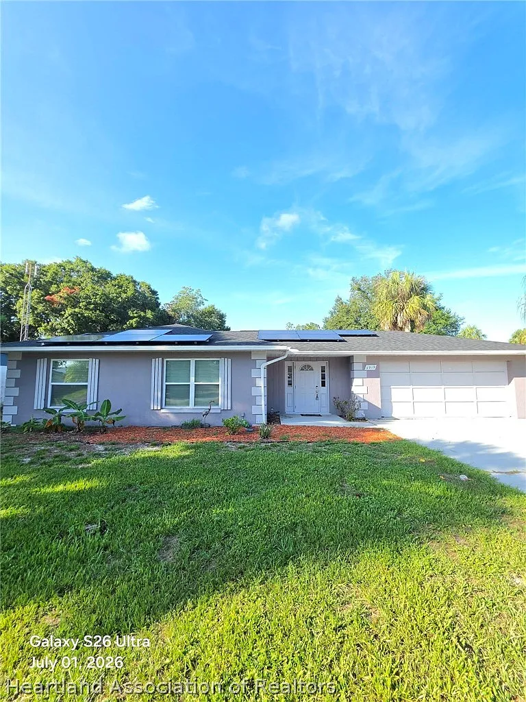 3 bed, 2.0 bath, 1552 sqft, $2,100 — Photo 1